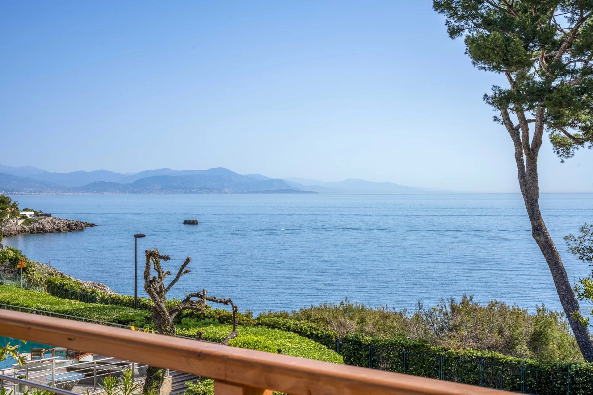 villa 8 Pièces en location saisonnière sur Antibes (06160)