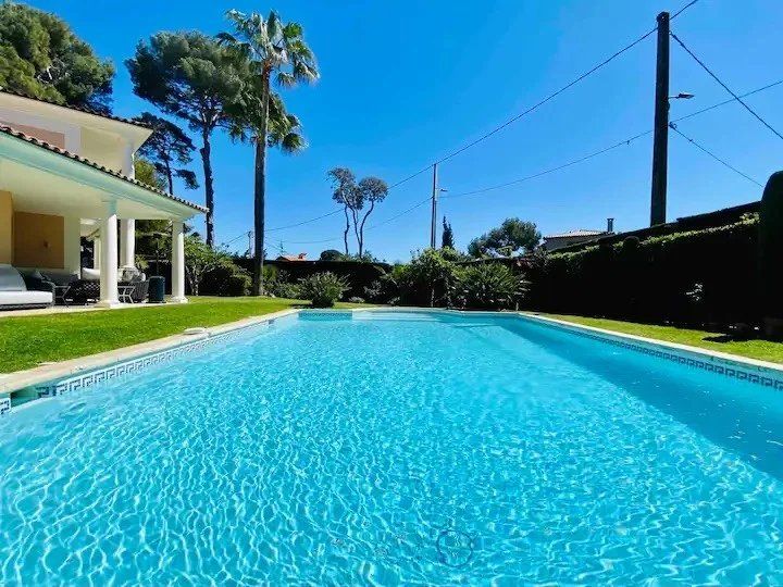 villa 5 Pièces en location saisonnière sur Antibes (06600)