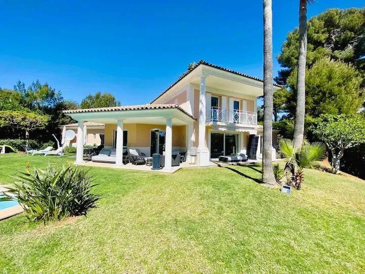 villa 5 Pièces en location saisonnière sur Antibes (06600)