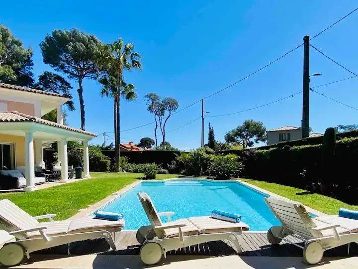 villa 5 Pièces en location saisonnière sur Antibes (06600)