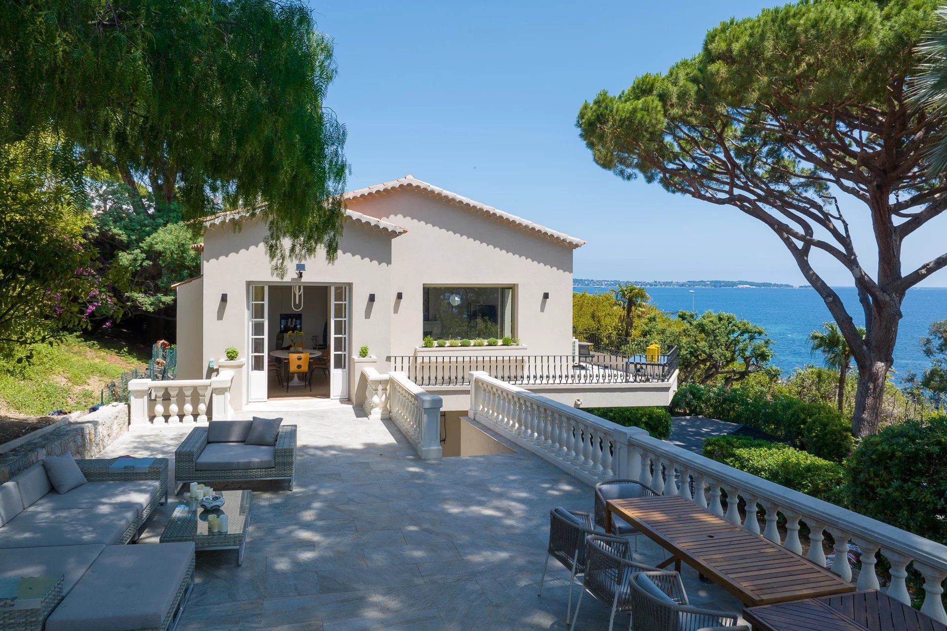 villa 10 Pièces en location saisonnière sur Cannes (06400) Location saisonnière Villa Cannes 10 Pièces 285 m²