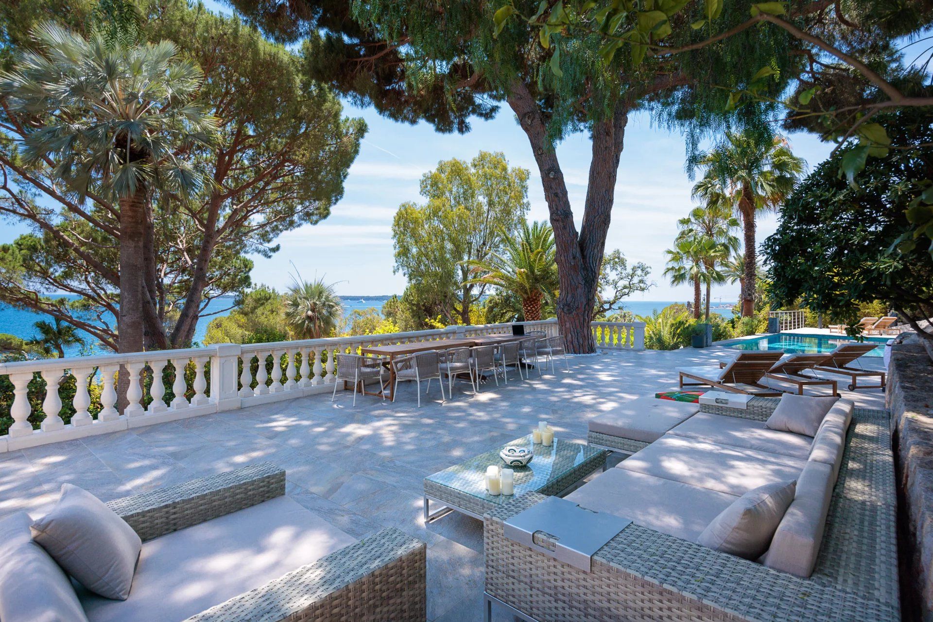 villa 10 Pièces en location saisonnière sur Cannes (06400) Location saisonnière Villa Cannes 10 Pièces 285 m²