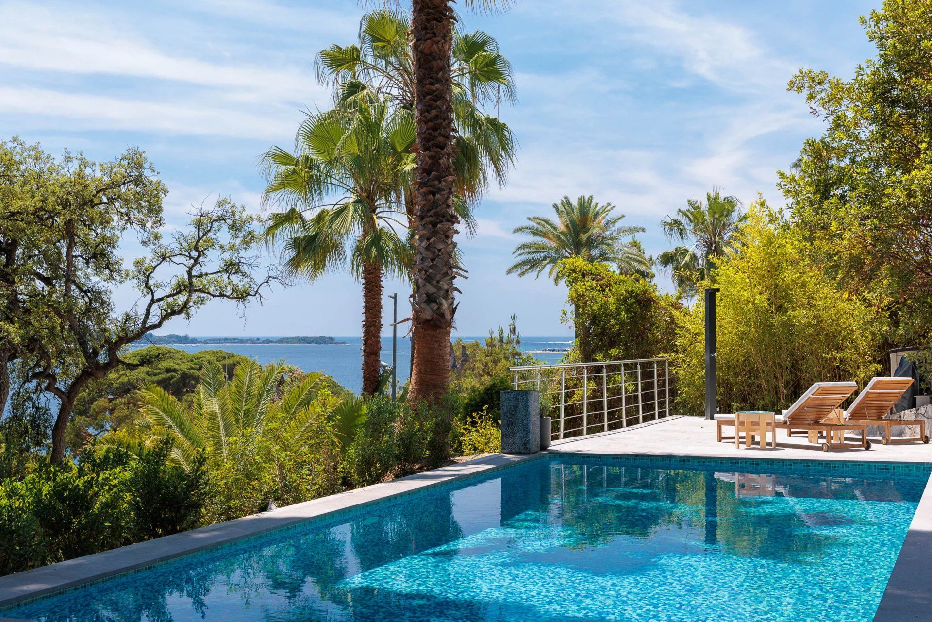 villa 10 Pièces en location saisonnière sur Cannes (06400) Location saisonnière Villa Cannes 10 Pièces 285 m²