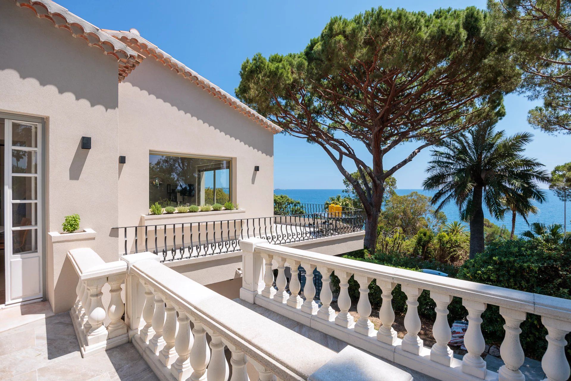 villa 10 Pièces en location saisonnière sur Cannes (06400) Location saisonnière Villa Cannes 10 Pièces 285 m²