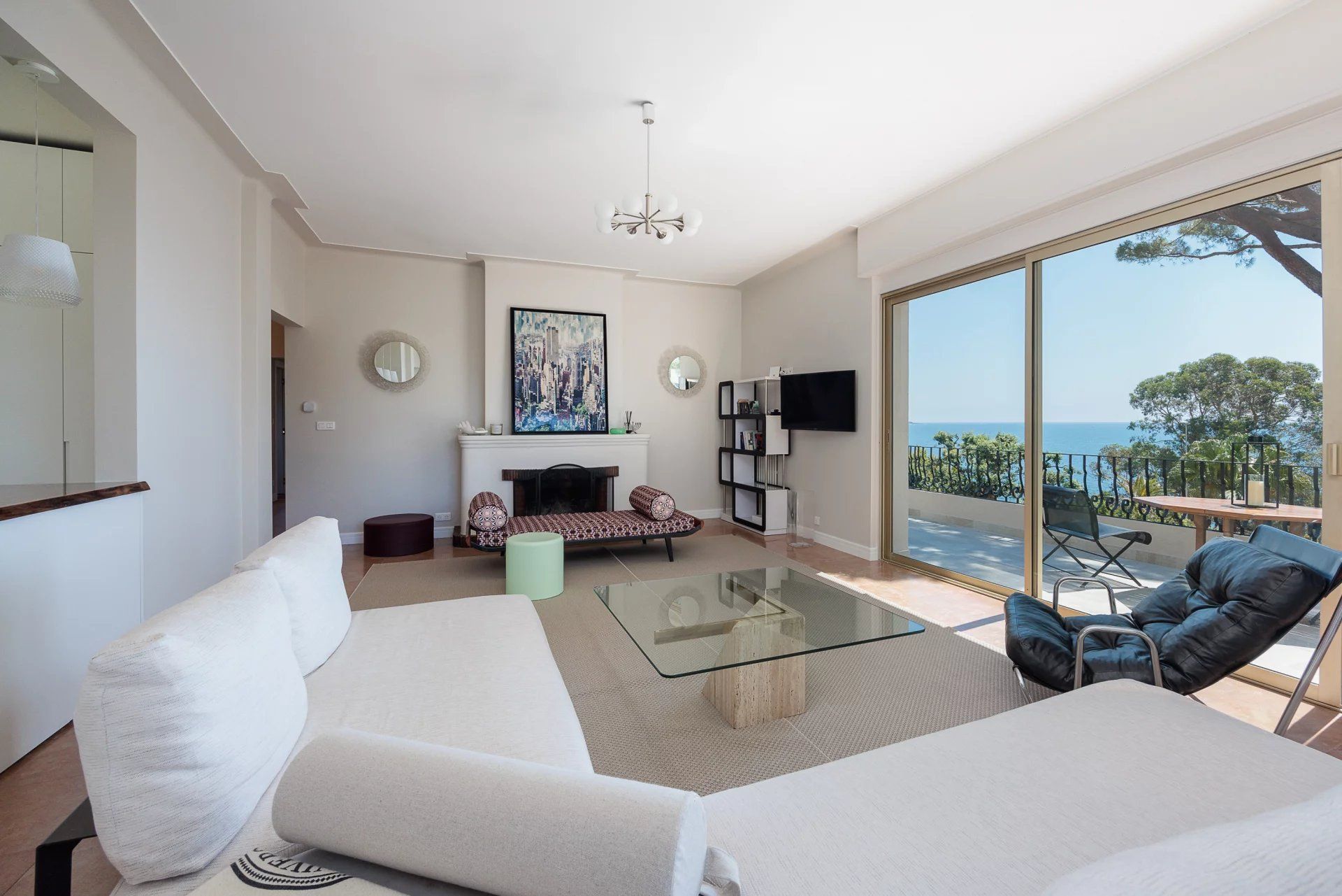 villa 10 Rooms for seasonal rent on Cannes (06400)