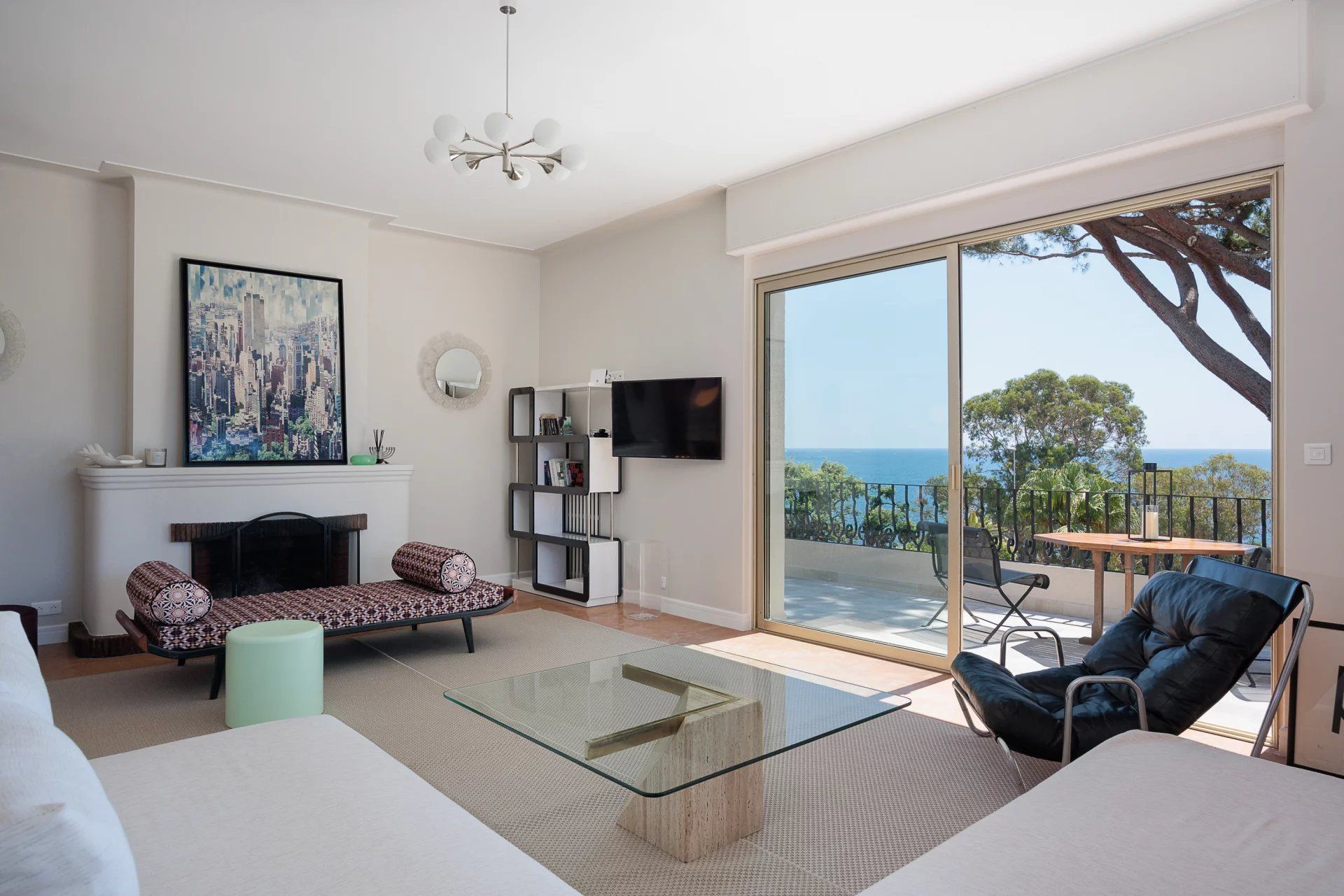 villa 10 Rooms for seasonal rent on Cannes (06400)