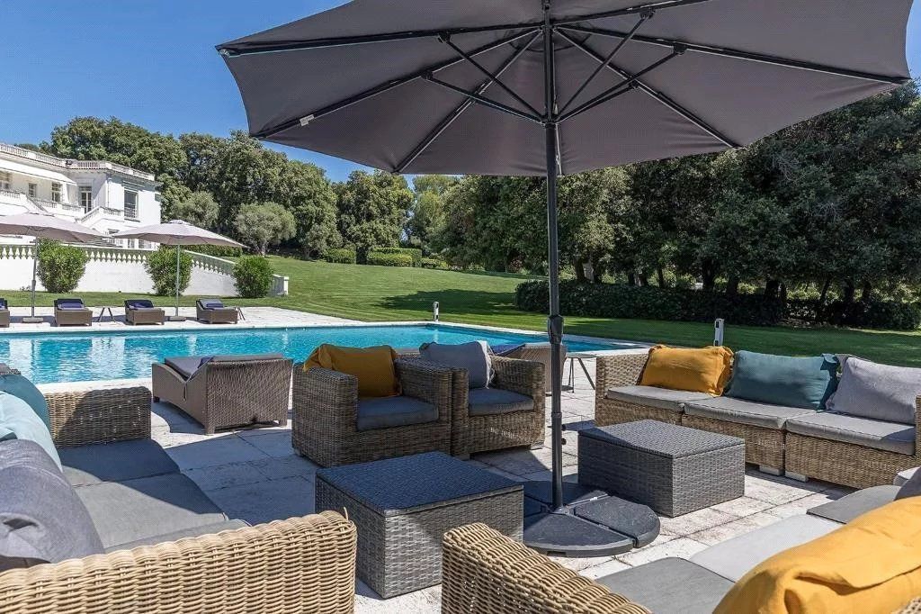 villa 11 Pièces en location saisonnière sur Antibes (06160)