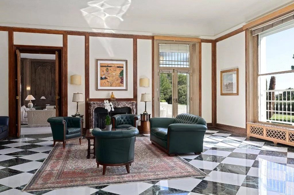 villa 11 Pièces en location saisonnière sur Antibes (06160)