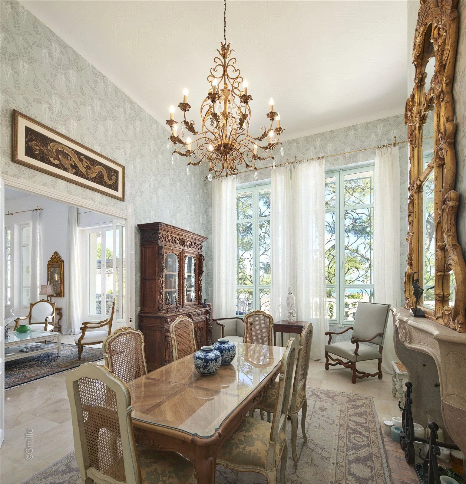 villa 10 Rooms for seasonal rent on Antibes (06160)