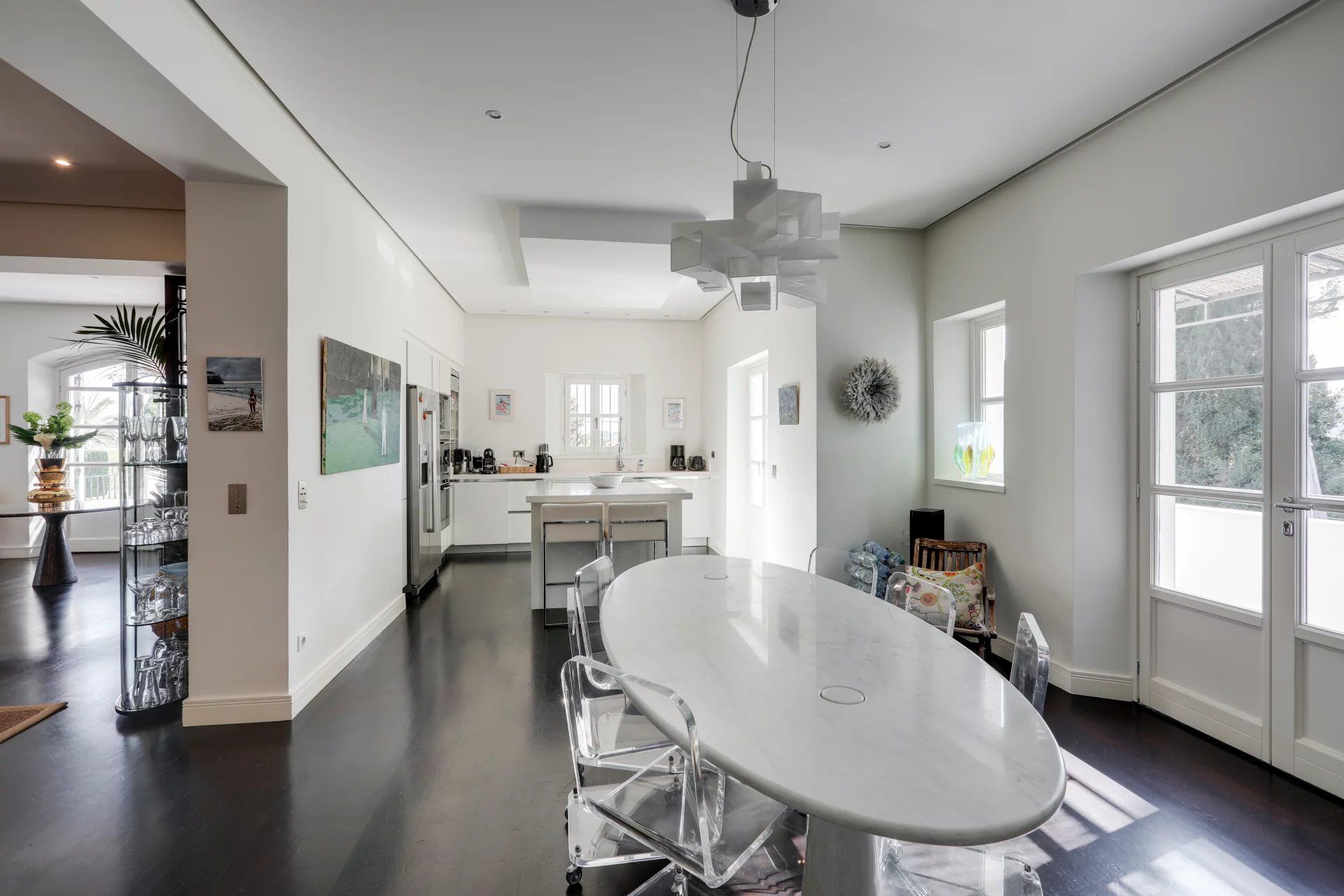 villa 8 Rooms for seasonal rent on Antibes (06160)