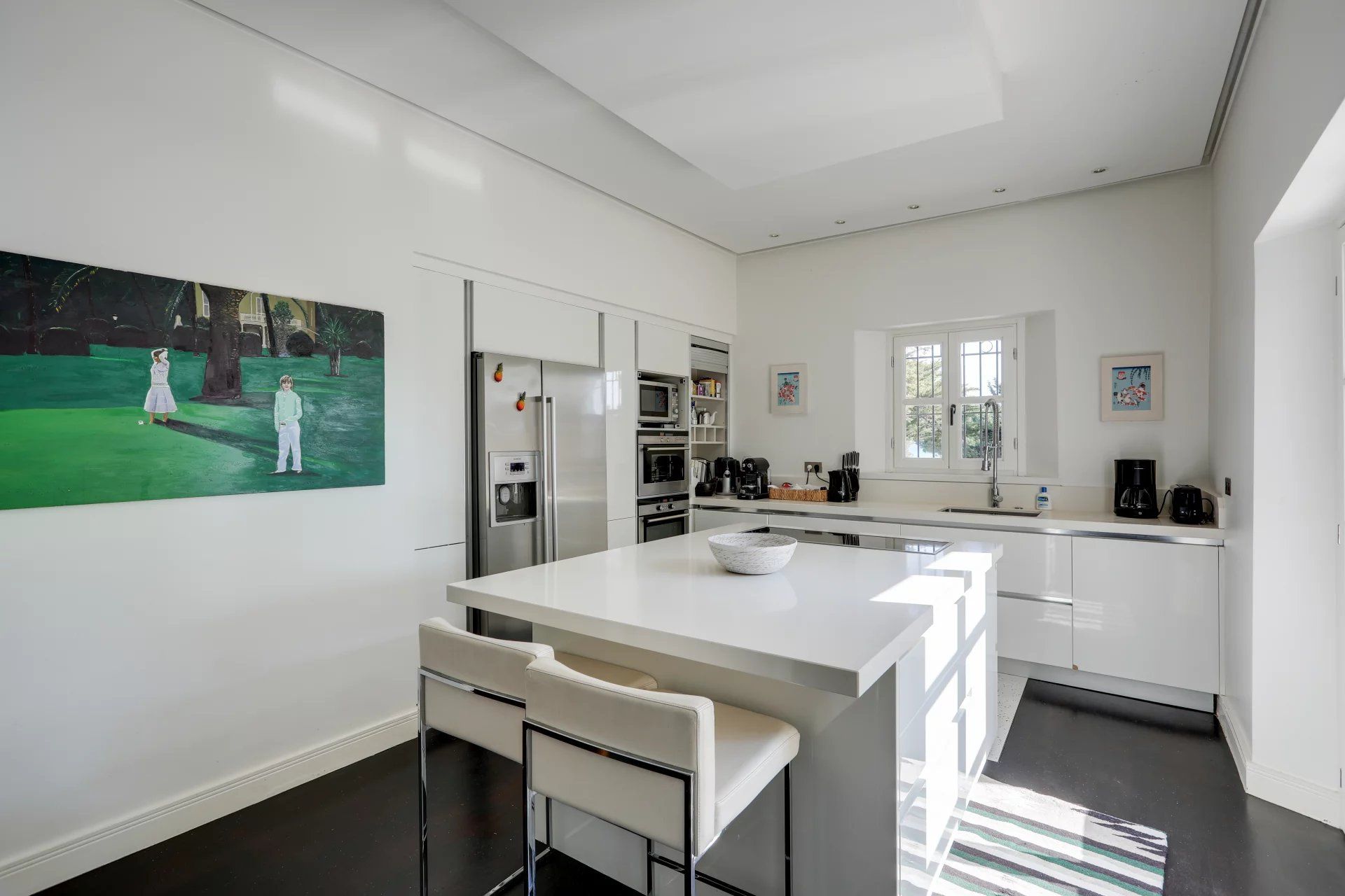 villa 8 Rooms for seasonal rent on Antibes (06160)