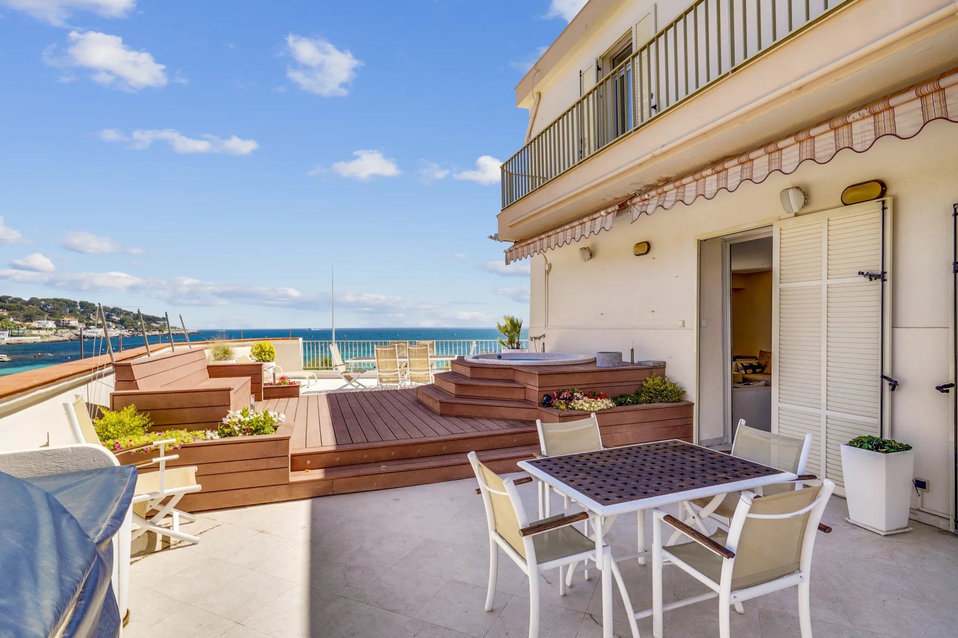 apartment 4 Rooms for seasonal rent on Antibes (06160)