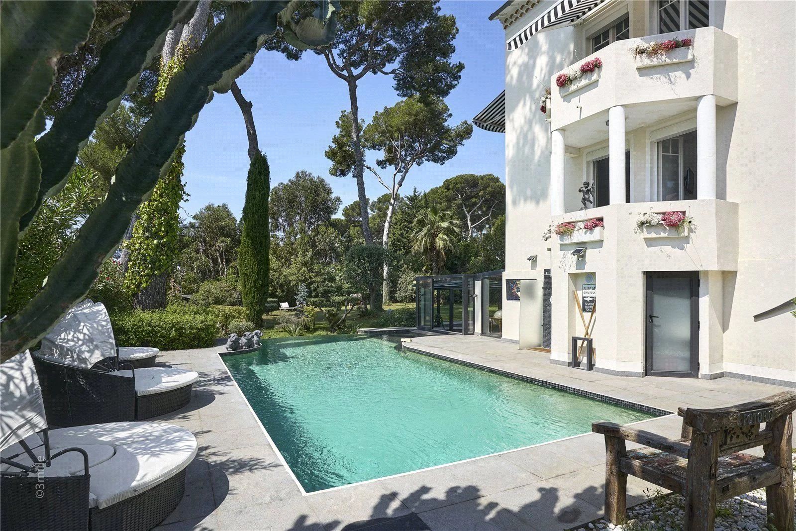 villa 5 Pièces en location saisonnière sur Antibes (06160)