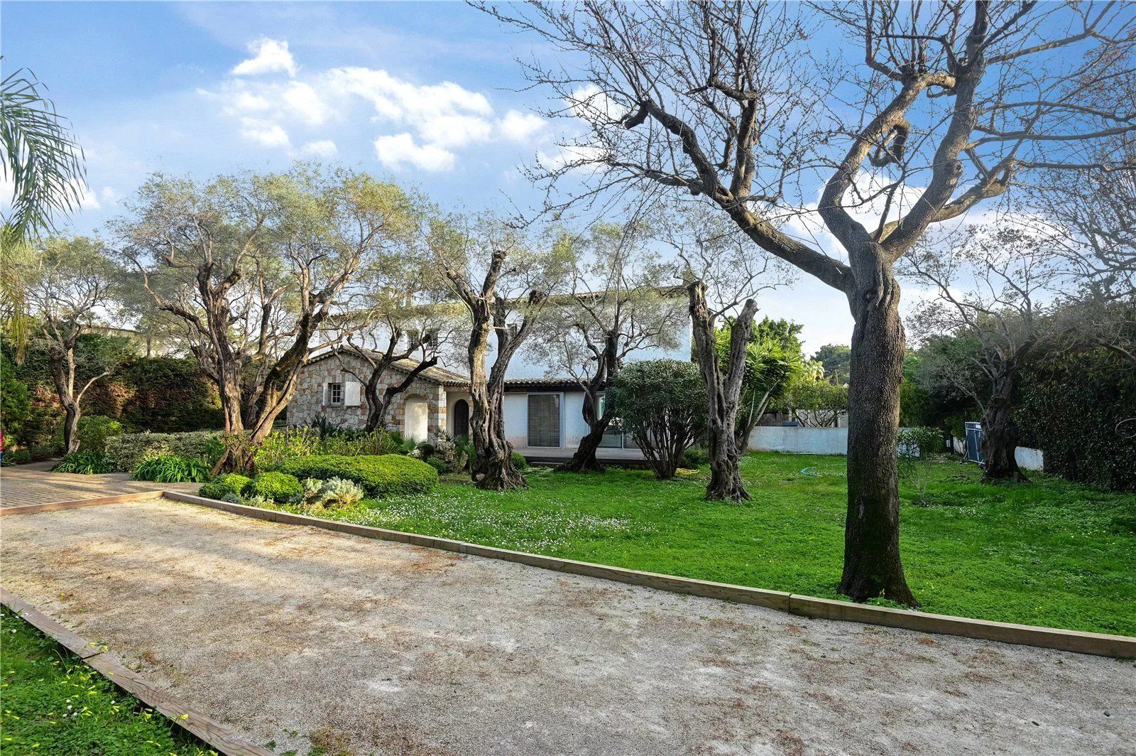 villa 7 Pièces en location saisonnière sur Antibes (06160)