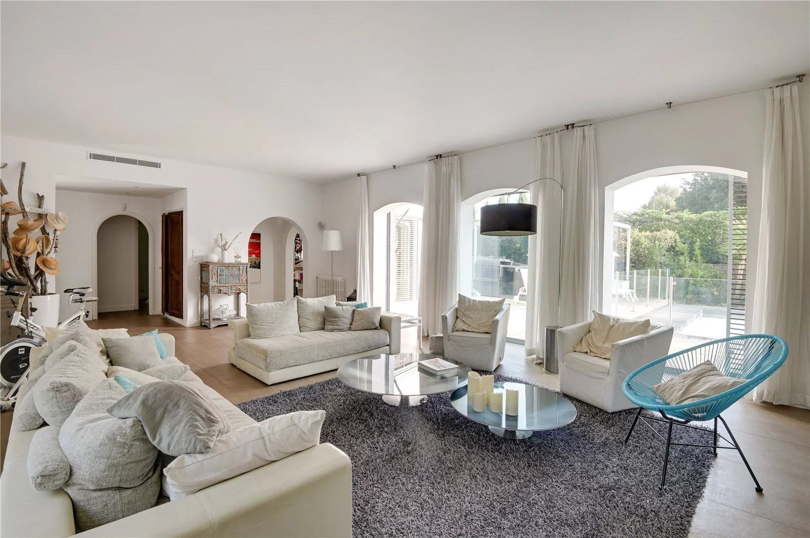 villa 7 Pièces en location saisonnière sur Antibes (06160)