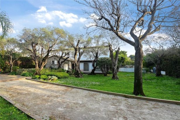 Rental Villa Antibes 7&nbsp;Rooms 220&nbsp;m²