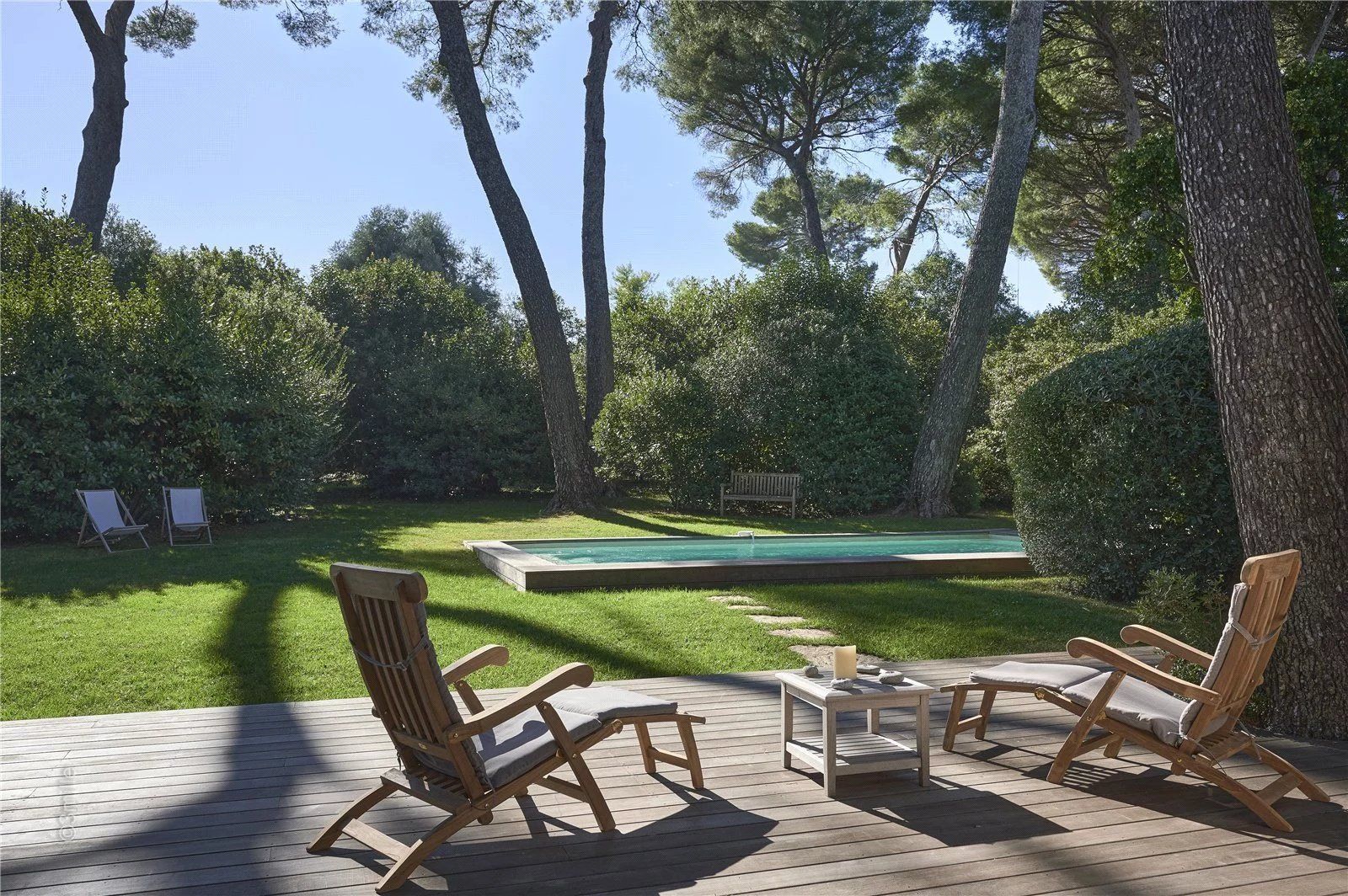 villa 6 Pièces en location saisonnière sur Antibes (06160)
