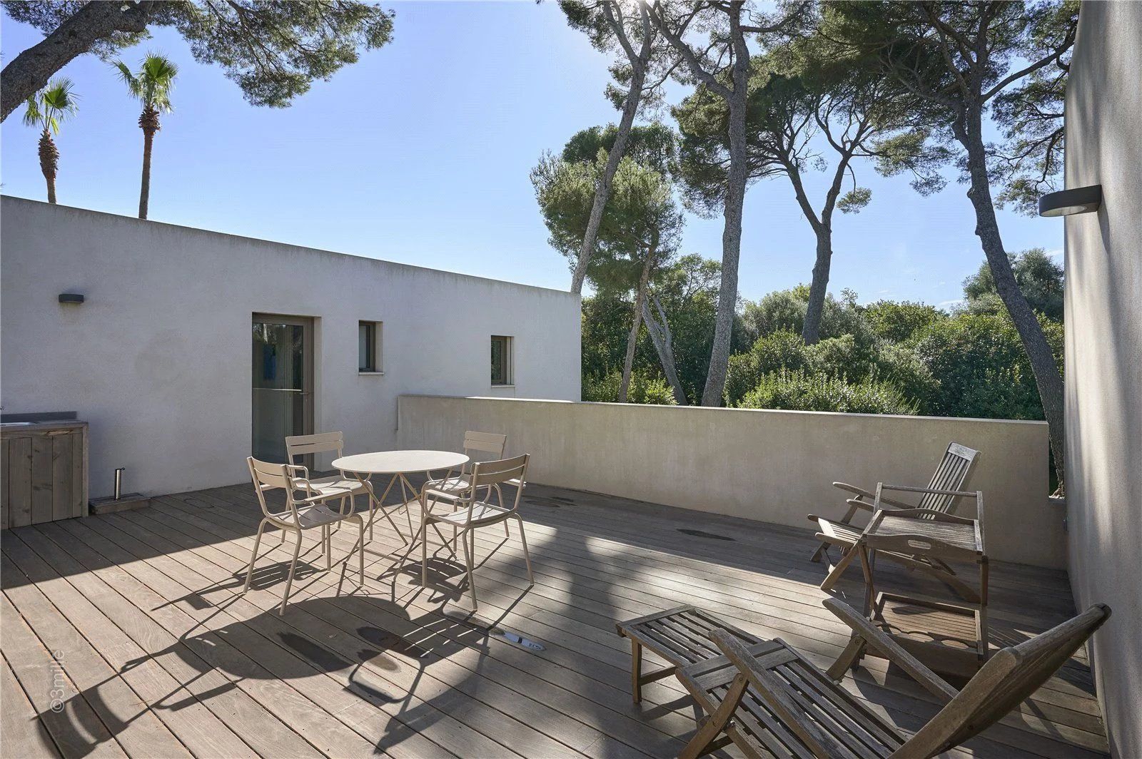 villa 6 Pièces en location saisonnière sur Antibes (06160)
