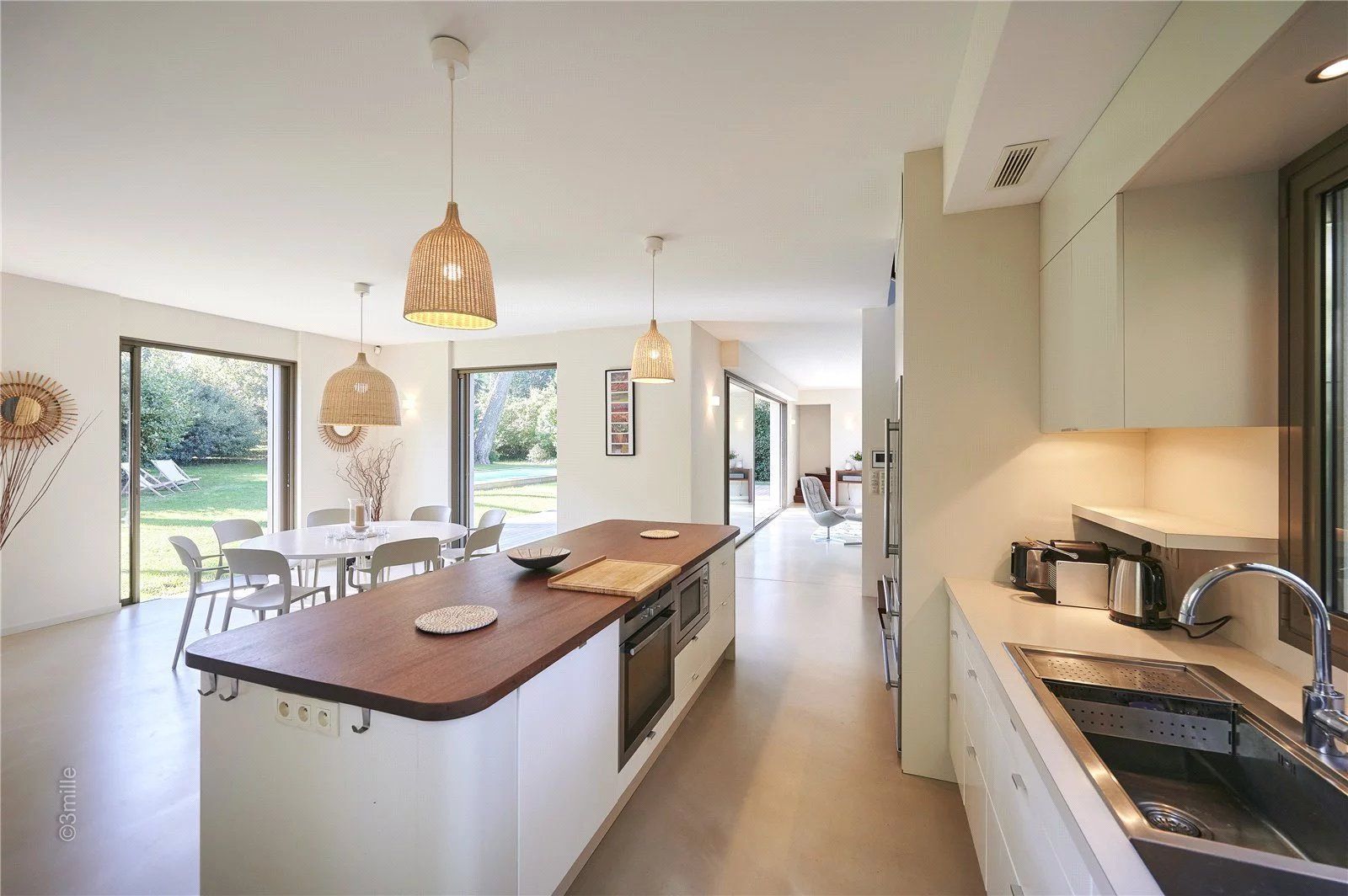 villa 6 Pièces en location saisonnière sur Antibes (06160)