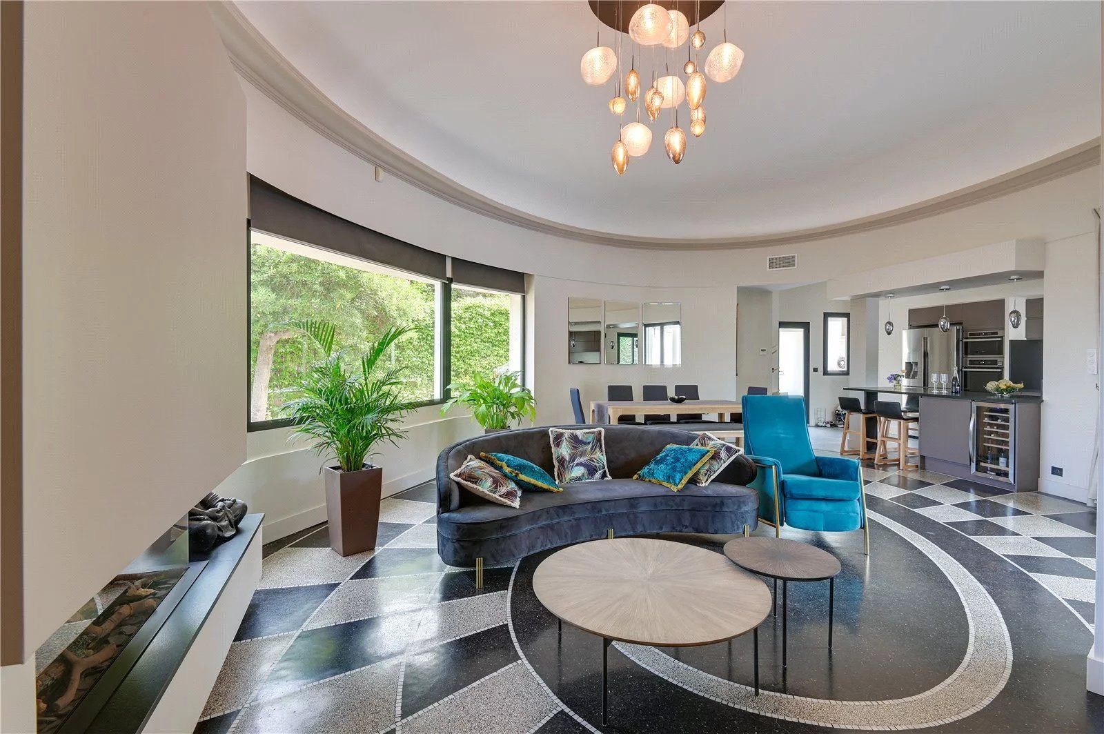 villa 8 Pièces en location saisonnière sur Antibes (06160)