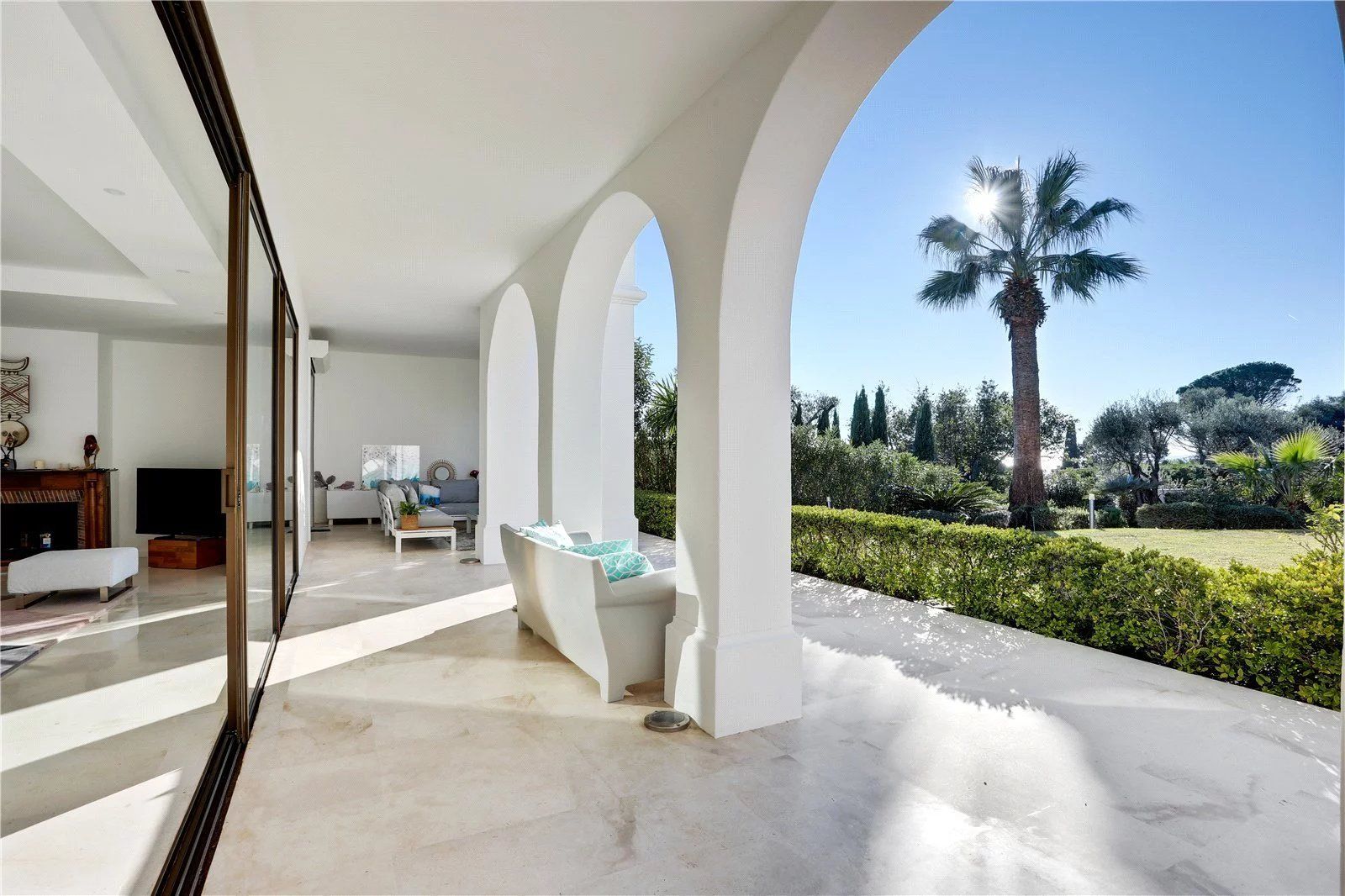 villa 7 Pièces en location saisonnière sur Antibes (06160)