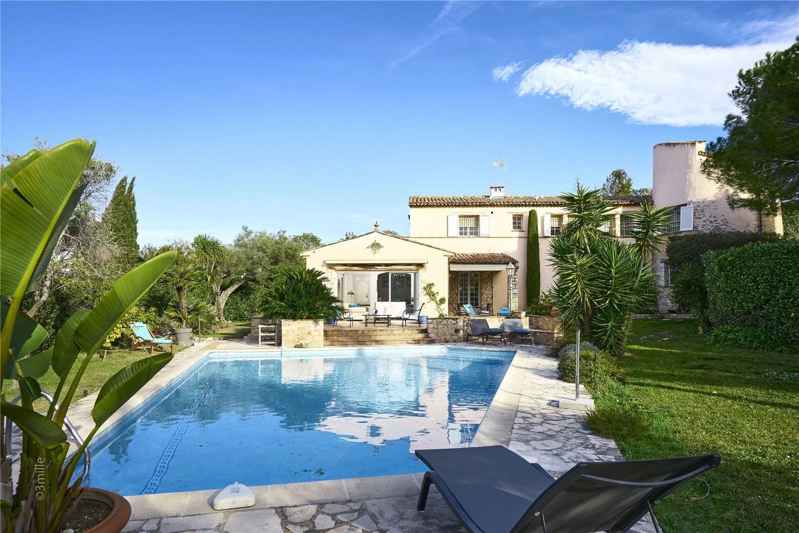 Location saisonnière Villa Antibes 8&nbsp;Pièces 265&nbsp;m²