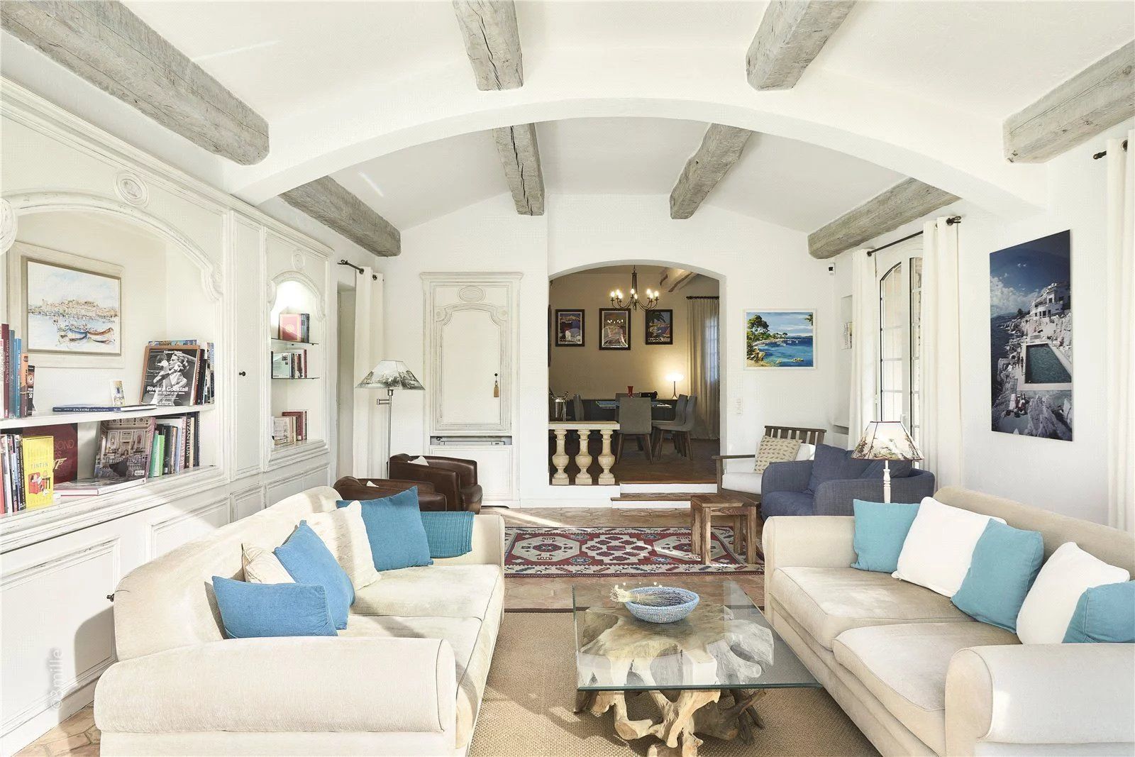 villa 8 Rooms for seasonal rent on Antibes (06160)