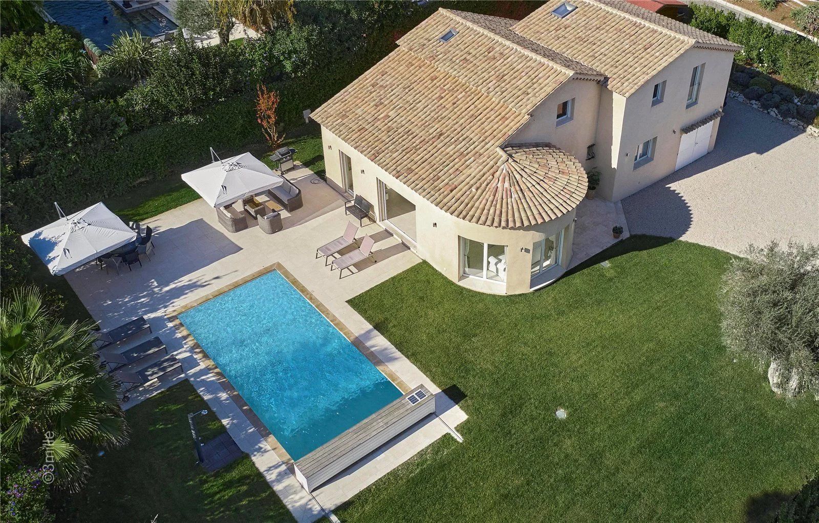 villa 6 Pièces en location saisonnière sur Antibes (06160)