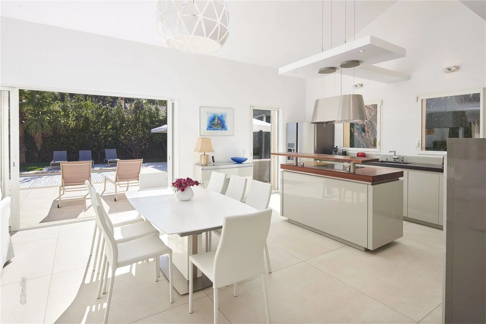 villa 6 Pièces en location saisonnière sur Antibes (06160)