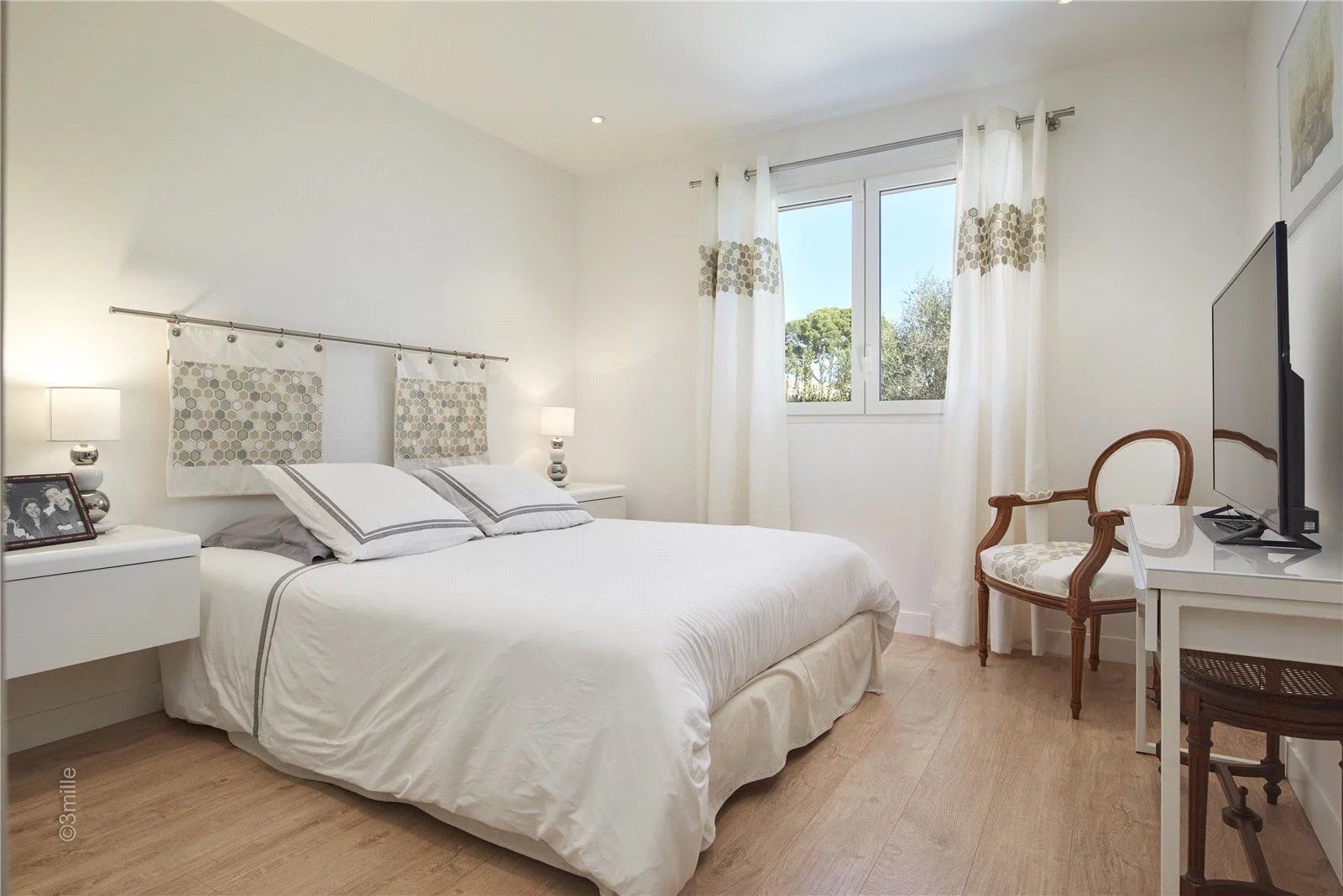 villa 6 Pièces en location saisonnière sur Antibes (06160)