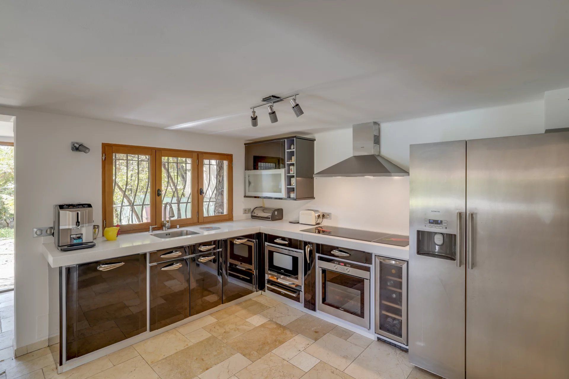 villa 9 Pièces en location saisonnière sur Antibes (06160)