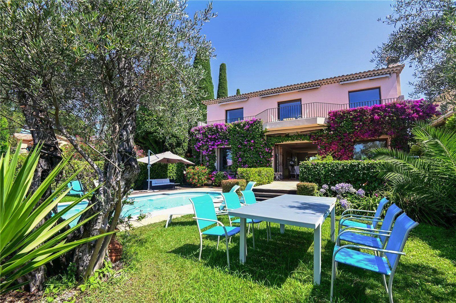 villa 6 Pièces en location saisonnière sur Antibes (06600) Location saisonnière Villa Antibes 6 Pièces 260 m²