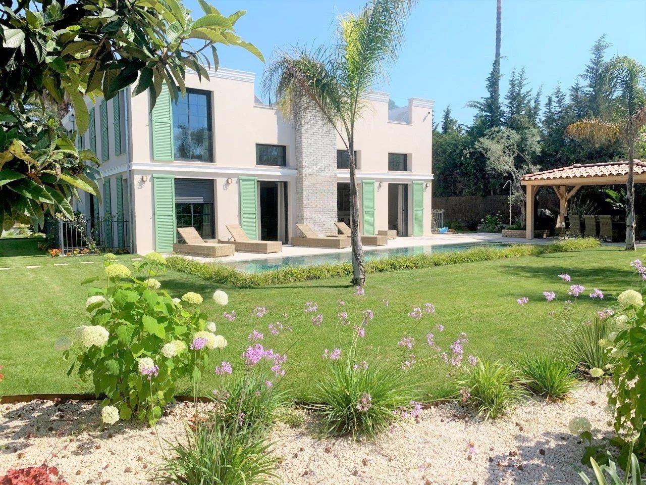 Location saisonnière Villa Antibes 8&nbsp;Pièces 330&nbsp;m²