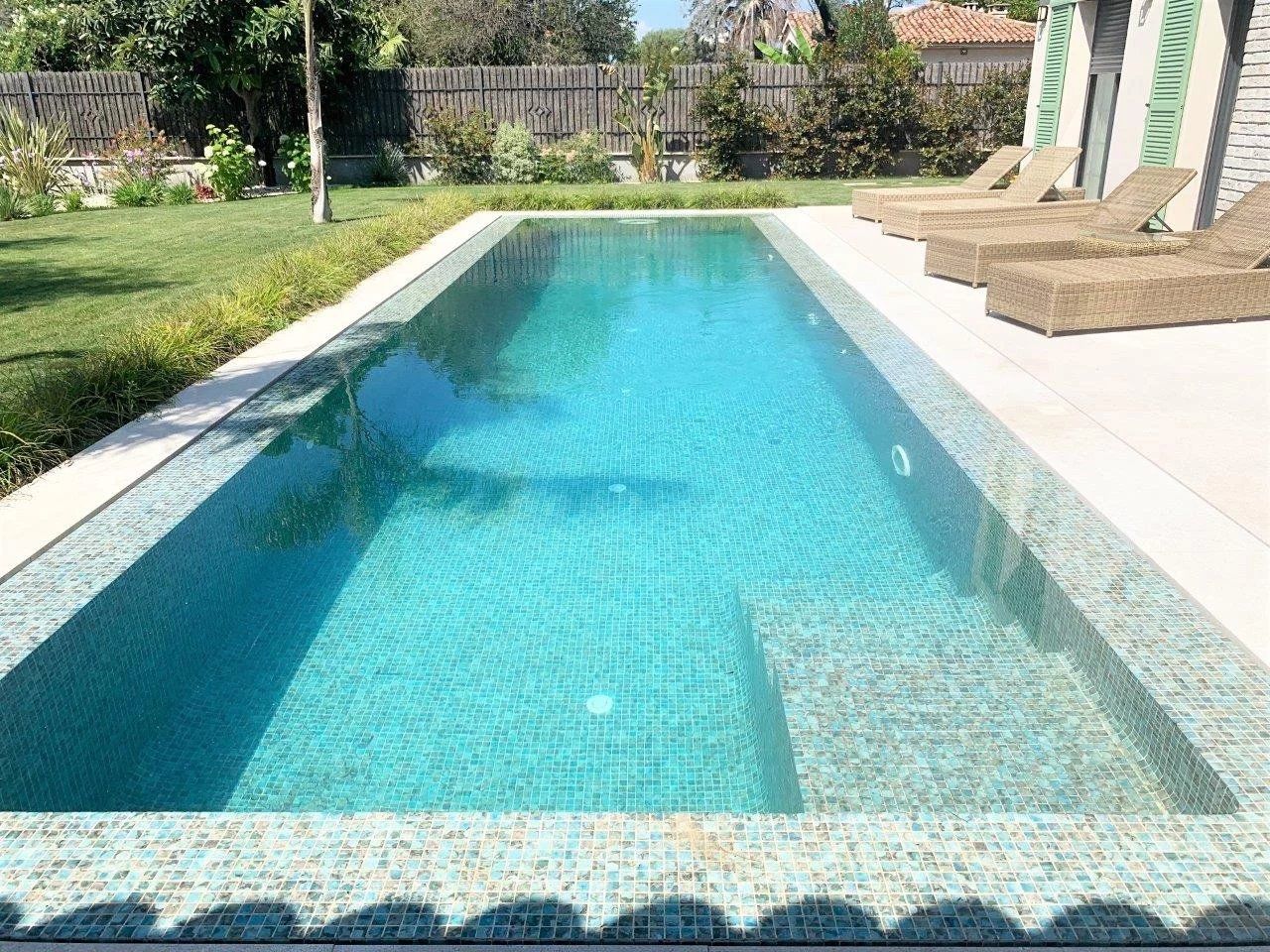 villa 8 Pièces en location saisonnière sur Antibes (06160) Location saisonnière Villa Antibes 8 Pièces 330 m²