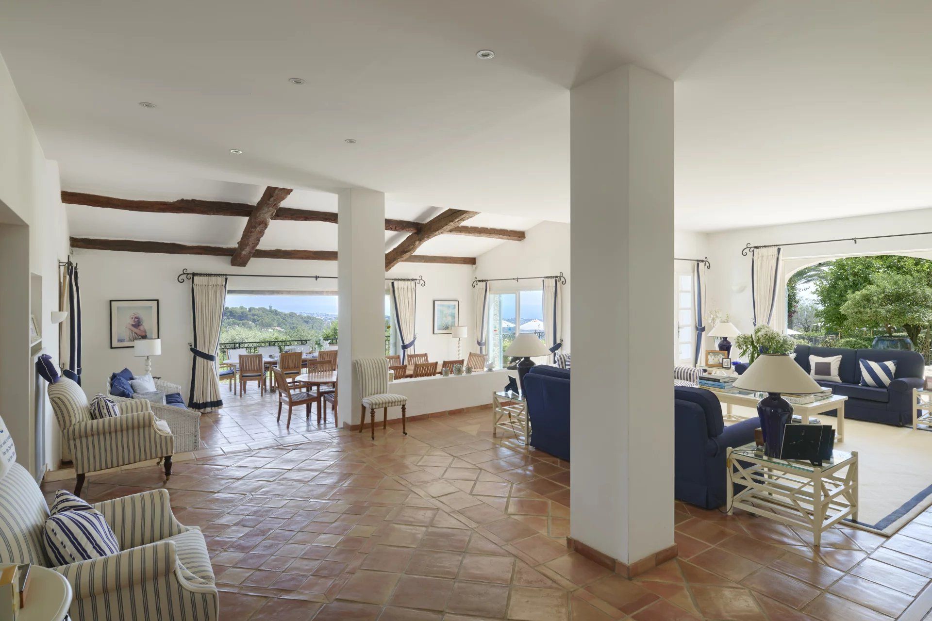 villa 7 Rooms for sale on Saint-Paul-de-Vence (06570)