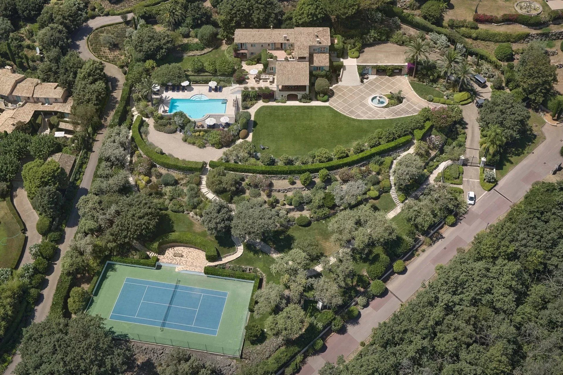 villa 7 Rooms for sale on Saint-Paul-de-Vence (06570)
