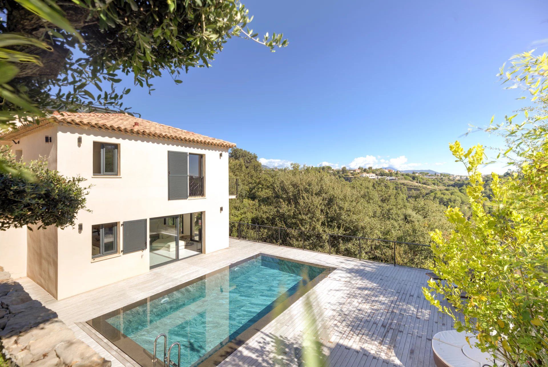 Vente Villa Cagnes-sur-Mer 6 Pièces 200 m²