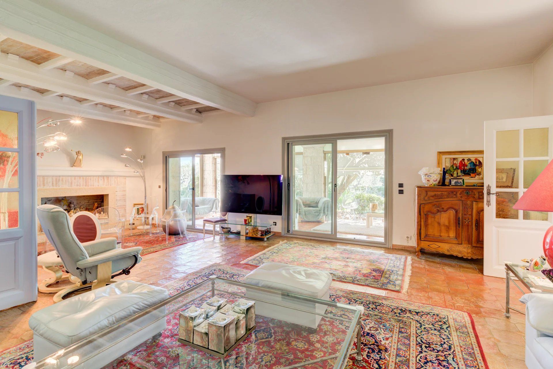 villa 8 Rooms for sale on Nice (06200)