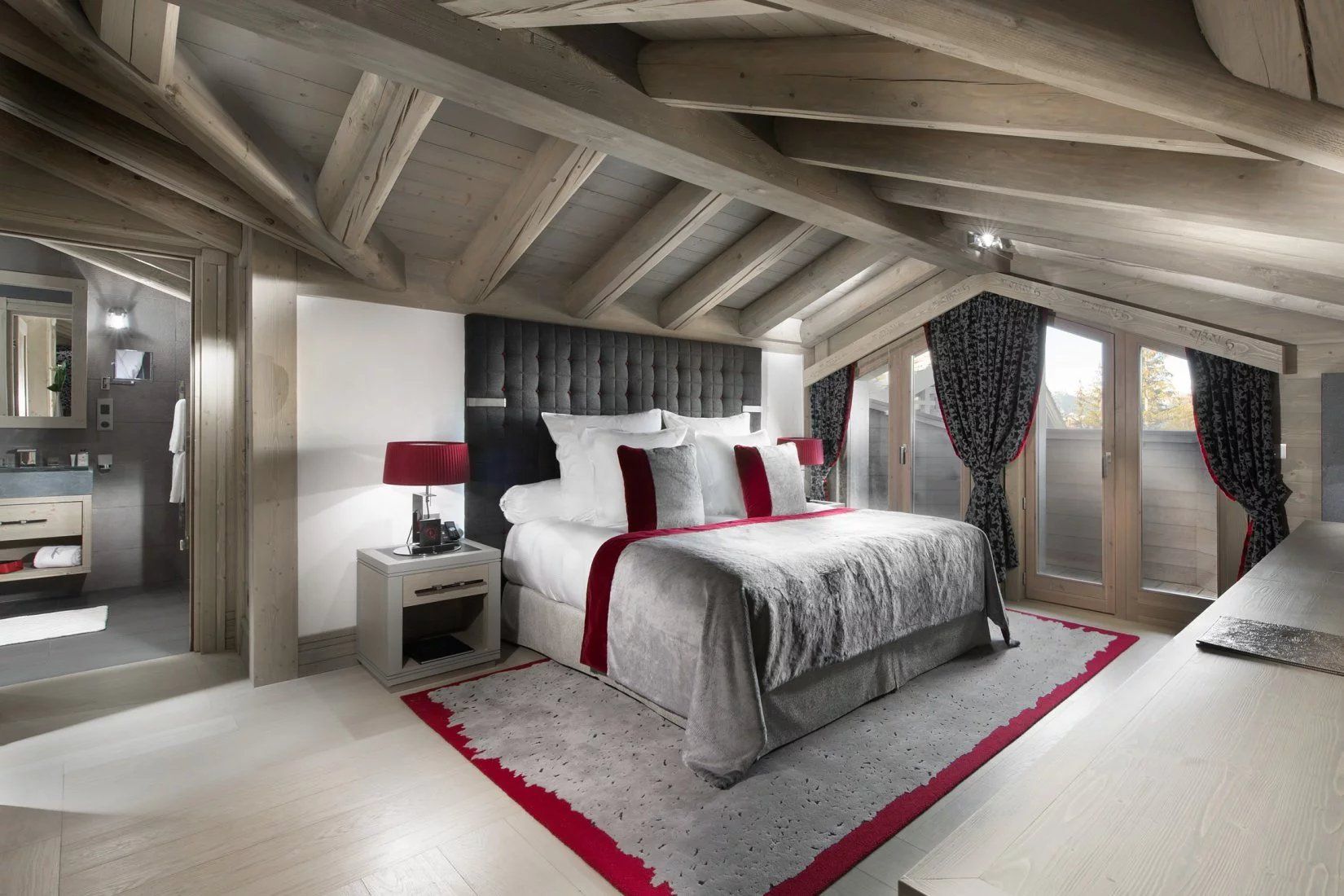 chalet 8 Rooms for sale on Courchevel (73120)