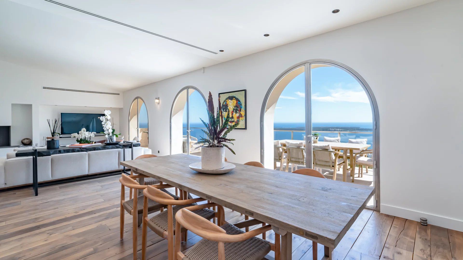 villa 6 Rooms for sale on Cannes (06400)