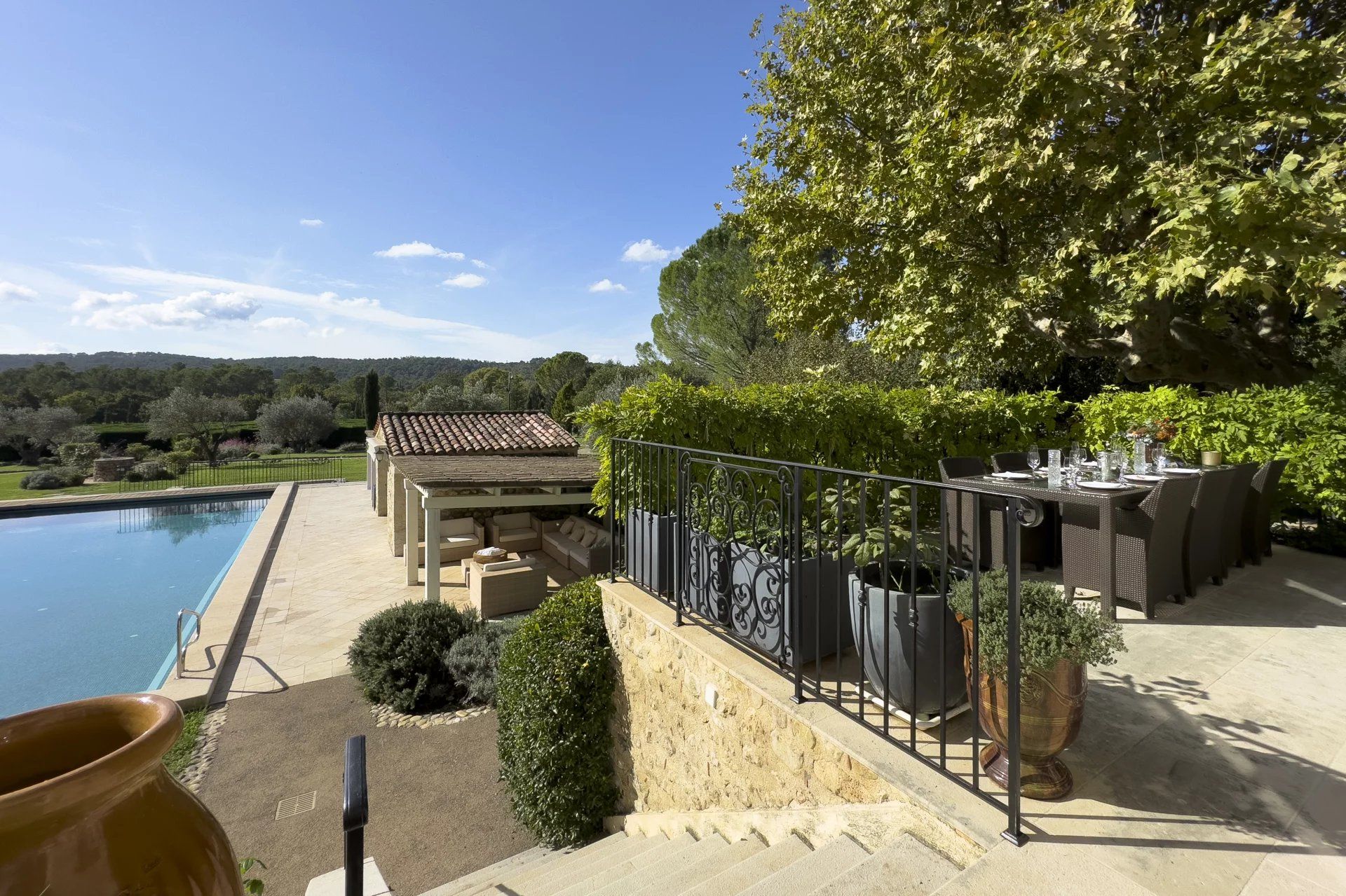 propriété 14 Pièces en vente sur Fayence (83440) Vente Propriété Fayence 14 Pièces 856 m²