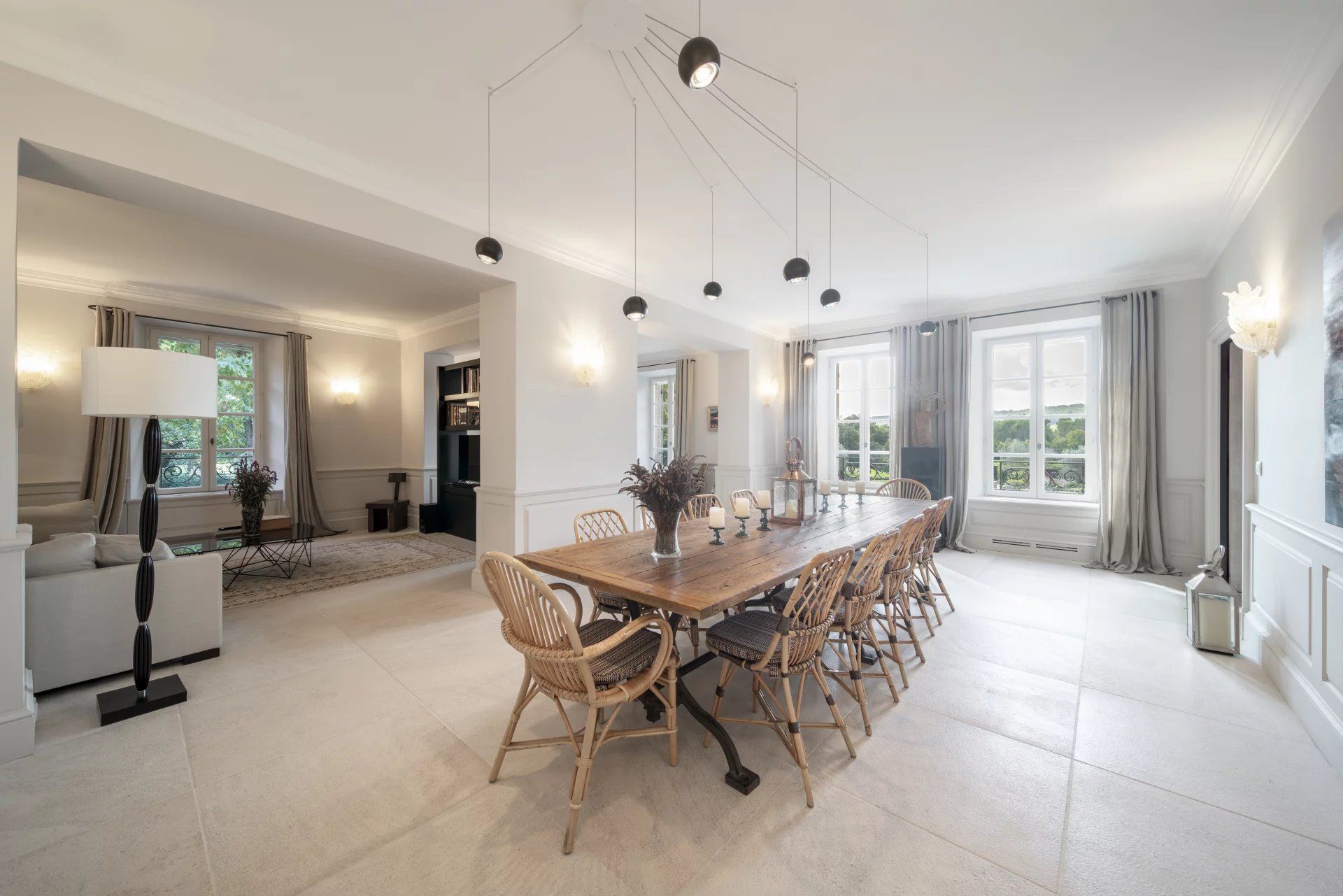 estate 14 Rooms for sale on Fayence (83440)