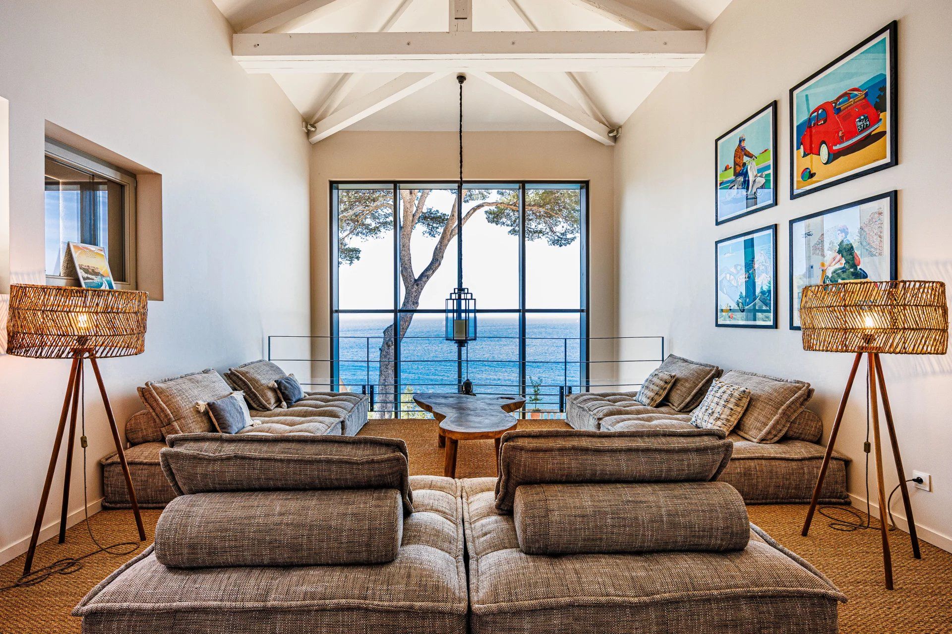 villa 13 Rooms for seasonal rent on Cassis (13260)