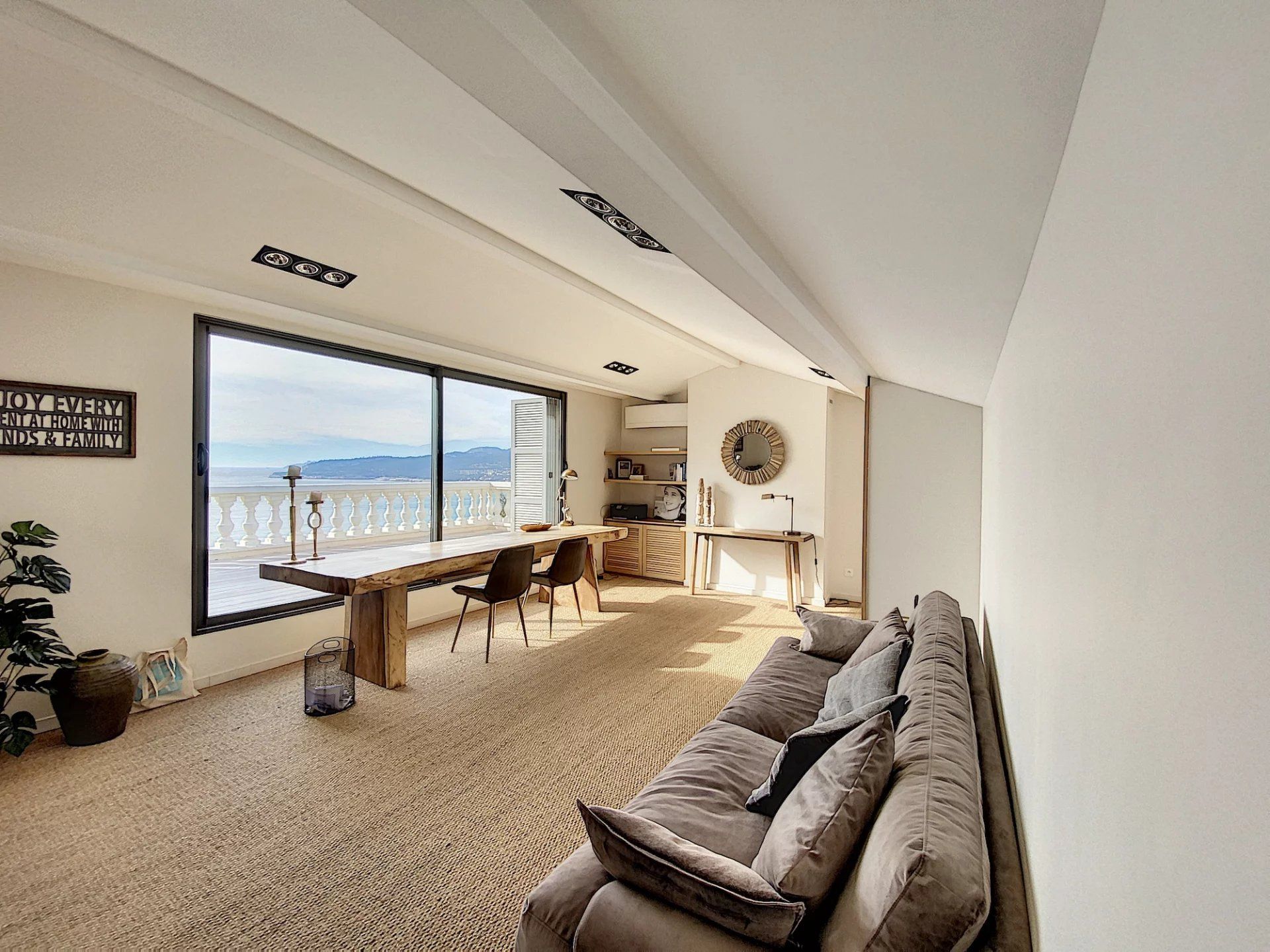 villa 13 Rooms for seasonal rent on Cassis (13260)