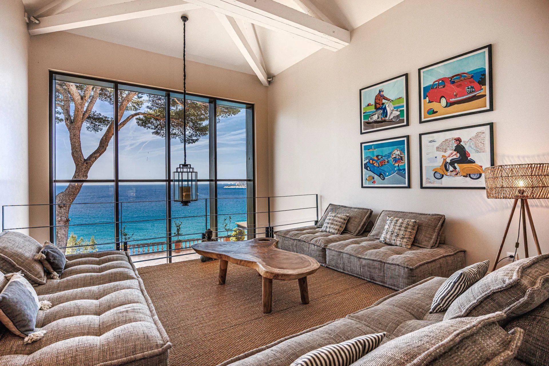 villa 13 Rooms for seasonal rent on Cassis (13260)