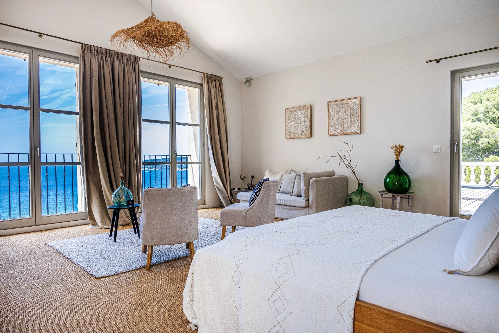 villa 13 Rooms for seasonal rent on Cassis (13260)