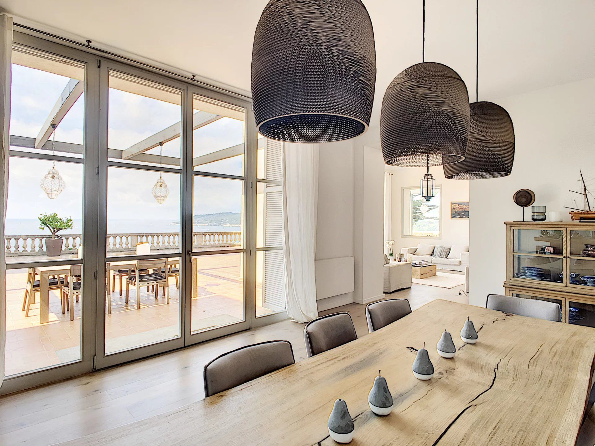 villa 13 Rooms for seasonal rent on Cassis (13260)