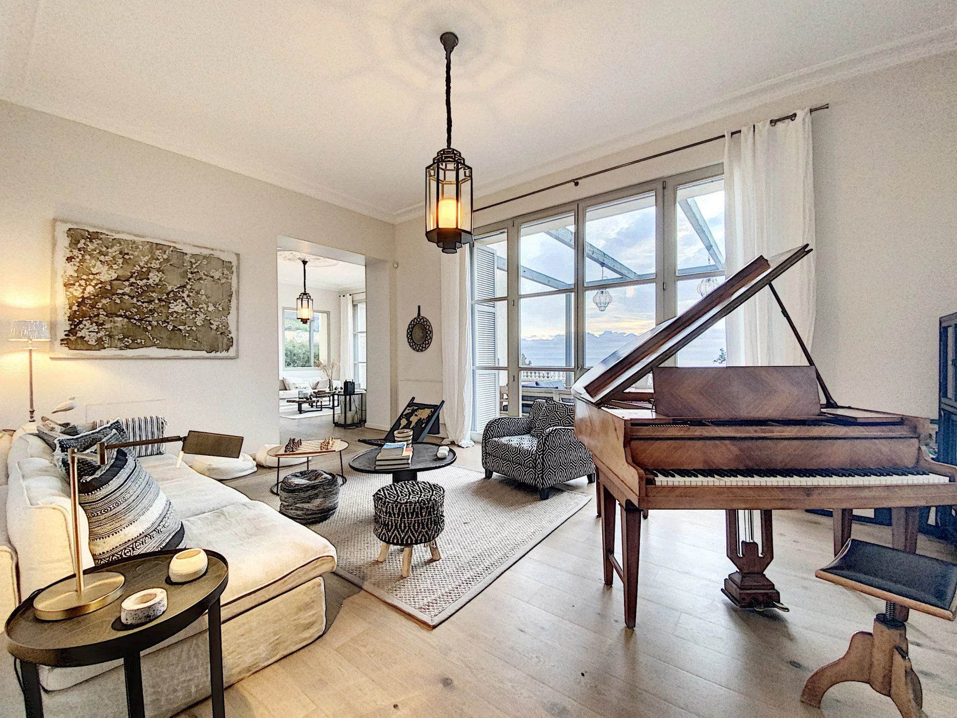 villa 13 Rooms for seasonal rent on Cassis (13260)