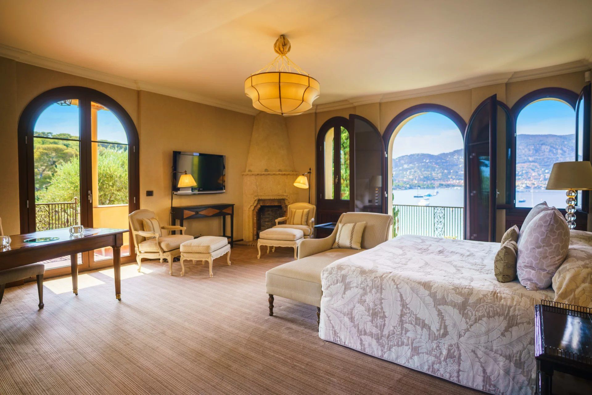 villa 7 Pièces en location saisonnière sur Saint-Jean-Cap-Ferrat (06230)