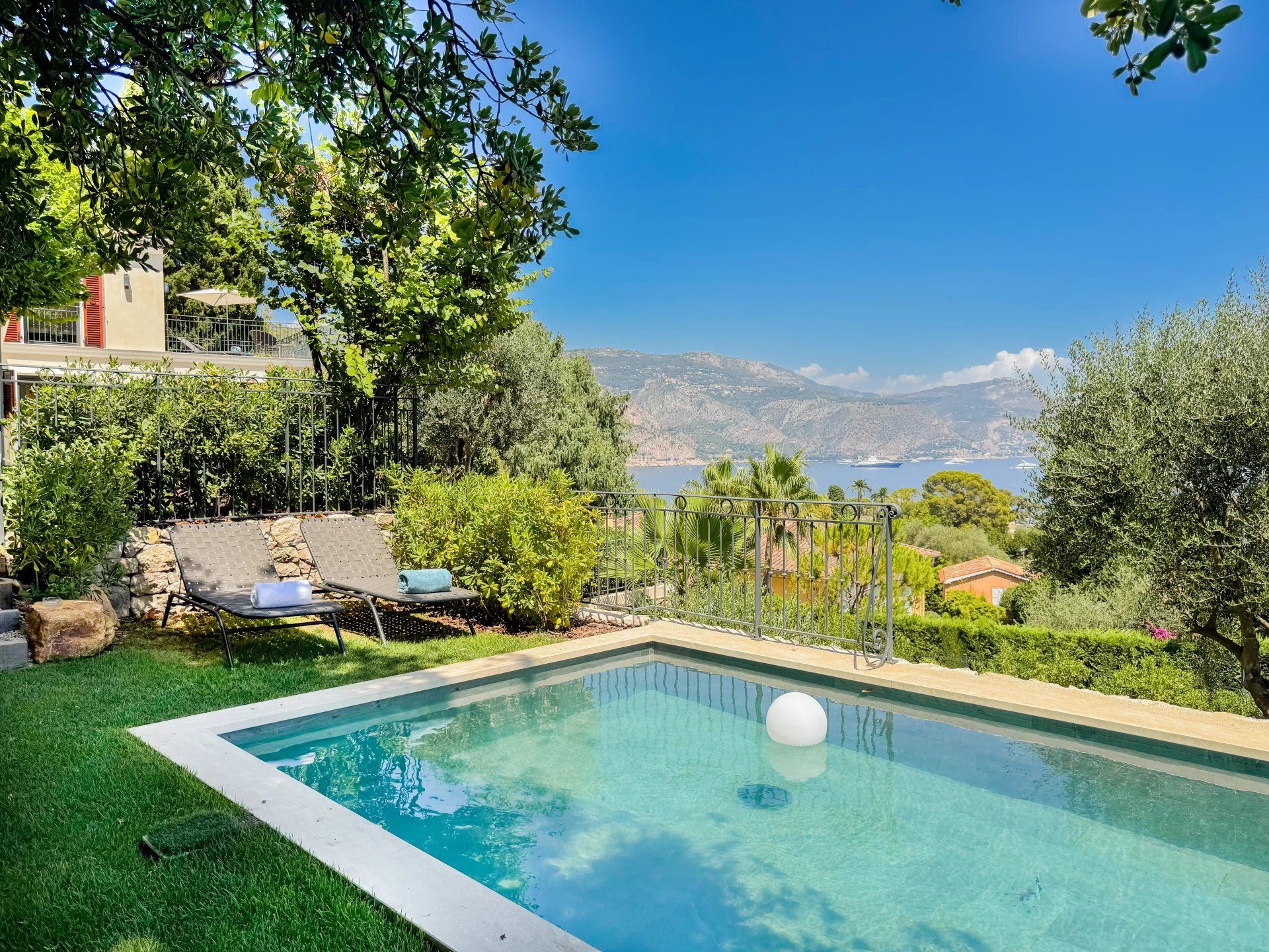 Rental Villa Saint-Jean-Cap-Ferrat 7&nbsp;Rooms 250&nbsp;m²